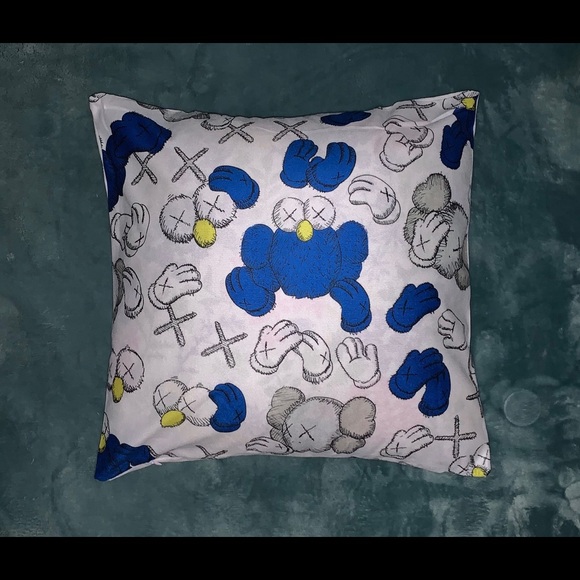 Couch/Bed Pillow - Picture 4 of 9